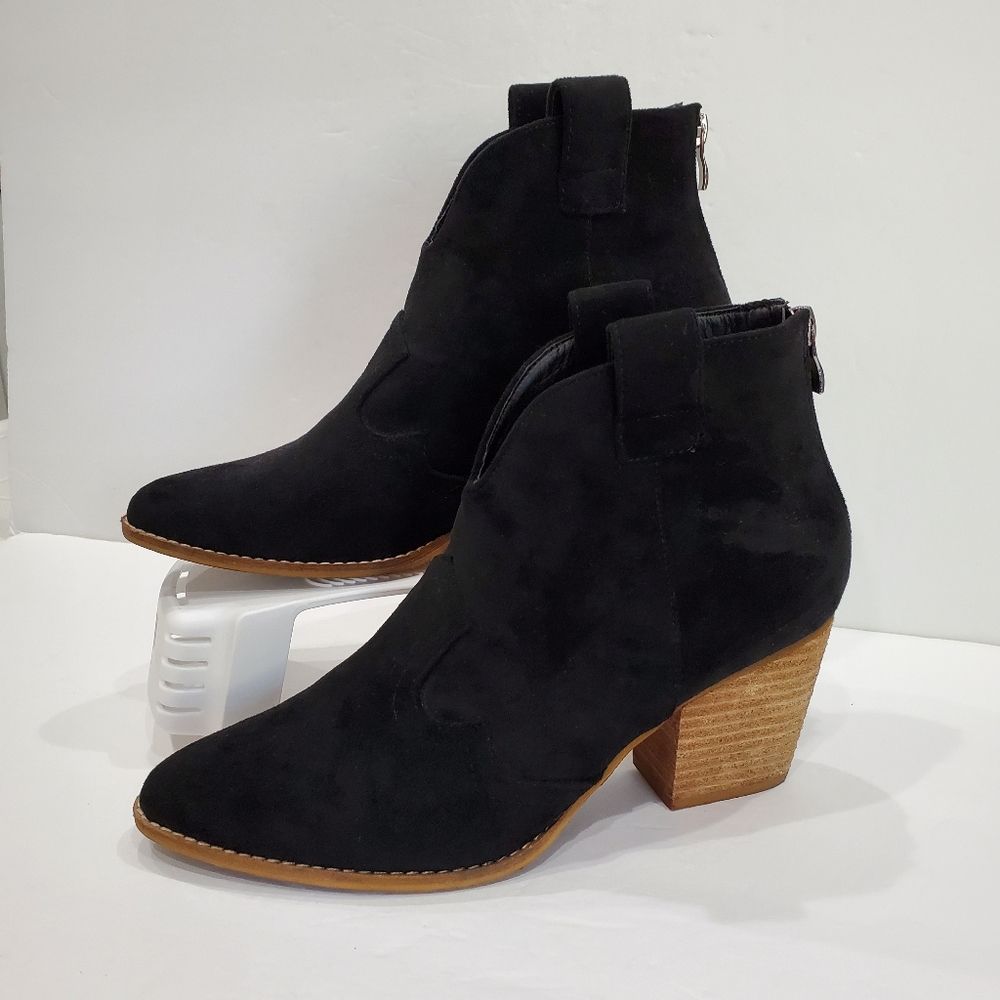Ccocci Womens Size 10 Western Stacked Heel Black Suede Ankle Booties Boo…